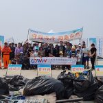 可威號召百人齊力守護海洋，連續五年淨灘活動不缺席。可威環境資源提供